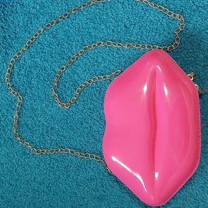 Cute Lip shaped crossbody gold chain purse